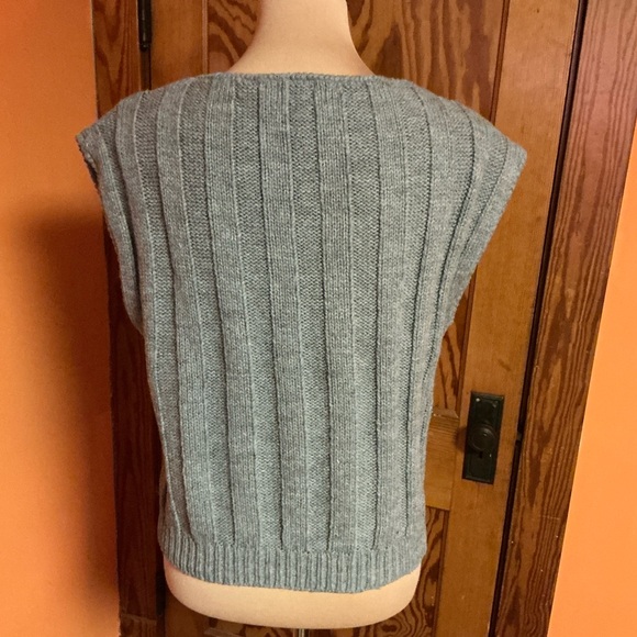 Vintage Gray Cable Knit Sweater Vest Sleeveless Cottagecore - Picture 10 of 10